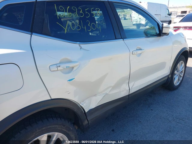 JN1BJ1CP1HW034304 Nissan Rogue Sport S/sv/sl