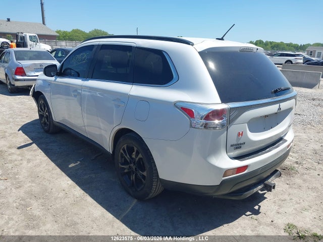 2014 Mitsubishi Outlander Gt მანქანა იყიდება აუქციონზე, vin: JA4JZ4AX2EZ604787, აუქციონის ნომერი: 12623575