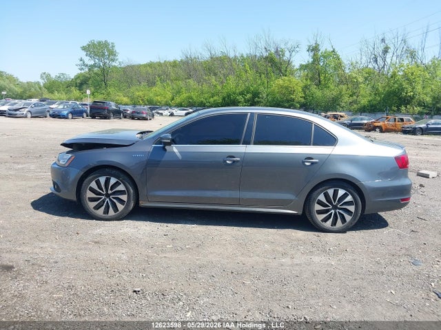 2013 Volkswagen Jetta Hybrid მანქანა იყიდება აუქციონზე, vin: 3VW637AJ0DM231997, აუქციონის ნომერი: 12623598