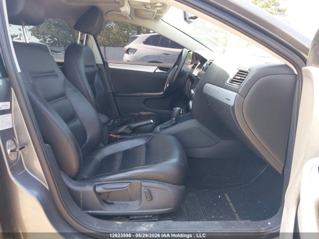 2013 Volkswagen Jetta Hybrid მანქანა იყიდება აუქციონზე, vin: 3VW637AJ0DM231997, აუქციონის ნომერი: 12623598