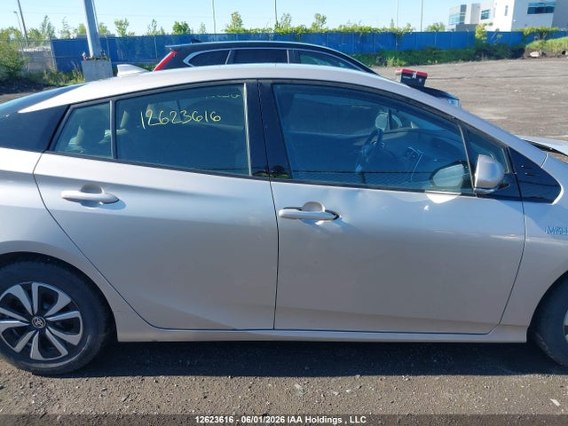 2017 Toyota Prius Prime Technology მანქანა იყიდება აუქციონზე, vin: JTDKARFP7H3044750, აუქციონის ნომერი: 12623616
