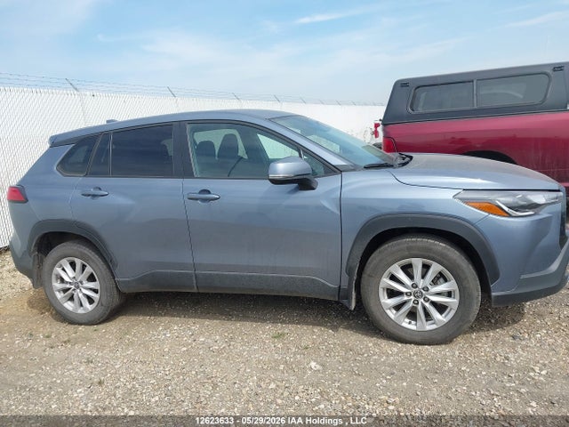 12623633 :رقم المزاد ، 7MUCAABG0PV079032 vin ، 2023 Toyota Corolla Cross Le مزاد بيع