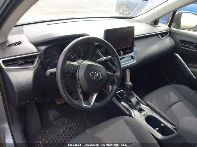 12623633 :رقم المزاد ، 7MUCAABG0PV079032 vin ، 2023 Toyota Corolla Cross Le مزاد بيع