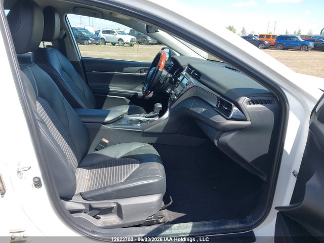 12623700 :رقم المزاد ، 4T1G11AK4LU982769 vin ، 2020 Toyota Camry مزاد بيع