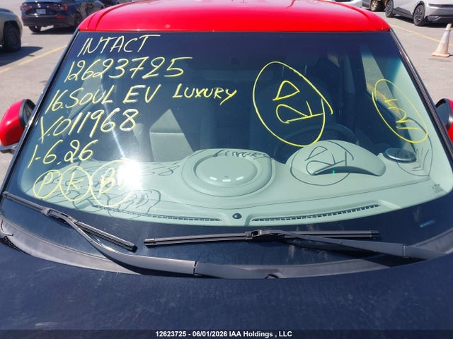 KNDJP3AE6G7011968 KIA Soul Ev Luxury