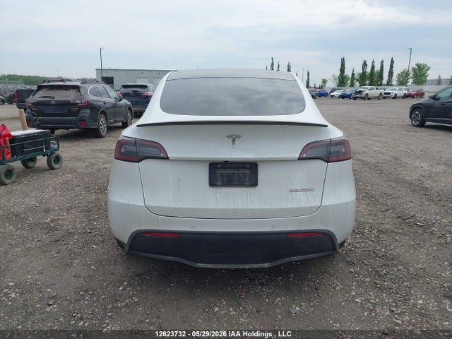 12623732 :رقم المزاد ، 7SAYGDEFXNF328816 vin ، 2022 Tesla Model Y مزاد بيع