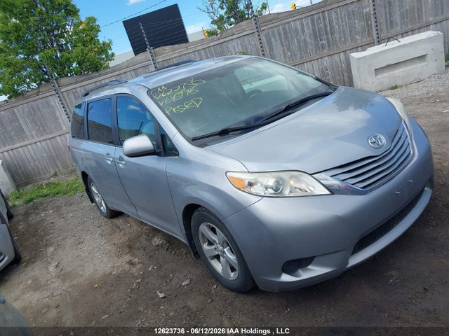 Toyota SIENNA LE 2015 5TDKK3DC7FS616776 Image 13