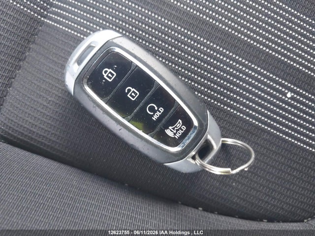 12623755 :رقم المزاد ، KMHRC8A30MU091111 vin ، 2021 Hyundai Venue Preferred With Two-tone Body Colour مزاد بيع