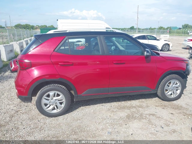12623755 :رقم المزاد ، KMHRC8A30MU091111 vin ، 2021 Hyundai Venue Preferred With Two-tone Body Colour مزاد بيع