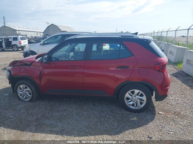 12623755 :رقم المزاد ، KMHRC8A30MU091111 vin ، 2021 Hyundai Venue Preferred With Two-tone Body Colour مزاد بيع