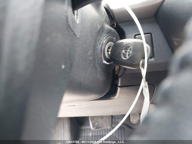Продажа на аукционе авто 2017 Toyota Rav4 Xle, vin: 2T3RFREV0HW563782, номер лота: 12623788