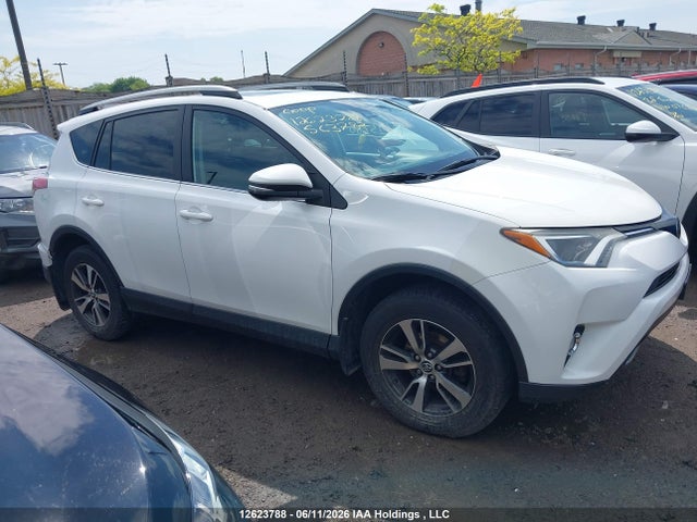 Продажа на аукционе авто 2017 Toyota Rav4 Xle, vin: 2T3RFREV0HW563782, номер лота: 12623788