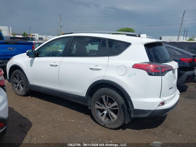 Продажа на аукционе авто 2017 Toyota Rav4 Xle, vin: 2T3RFREV0HW563782, номер лота: 12623788