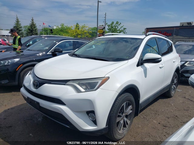 Продажа на аукционе авто 2017 Toyota Rav4 Xle, vin: 2T3RFREV0HW563782, номер лота: 12623788