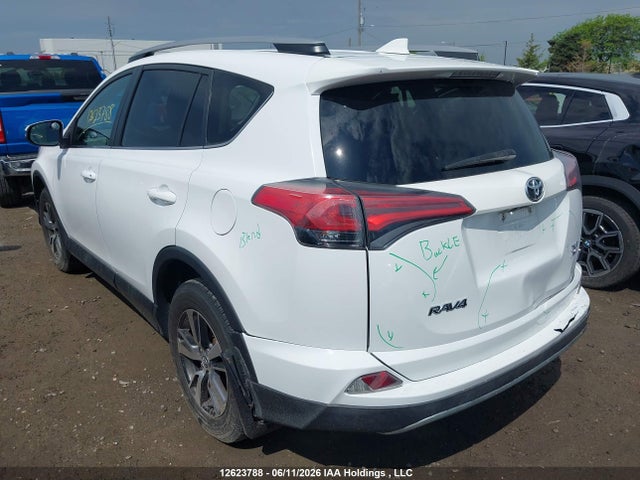 Продажа на аукционе авто 2017 Toyota Rav4 Xle, vin: 2T3RFREV0HW563782, номер лота: 12623788