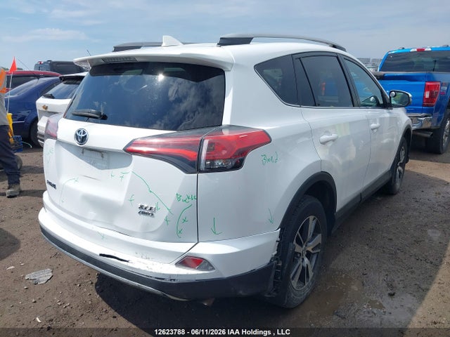 Продажа на аукционе авто 2017 Toyota Rav4 Xle, vin: 2T3RFREV0HW563782, номер лота: 12623788