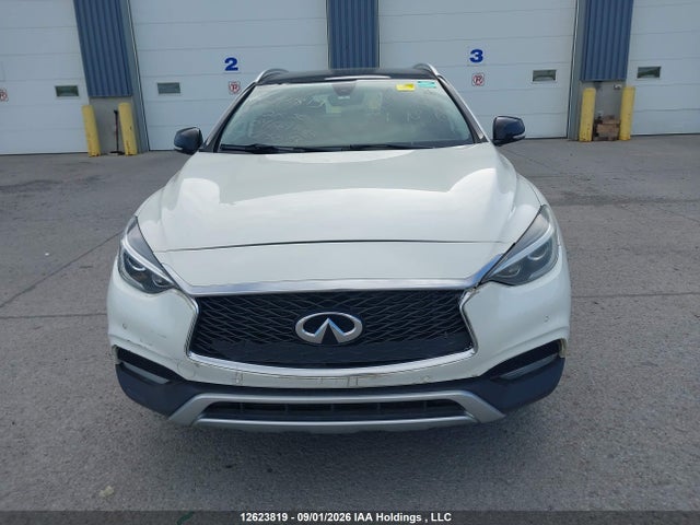 12623819 :رقم المزاد ، SJKCH5CR4JA046615 vin ، 2018 Infiniti Qx30 Luxe مزاد بيع
