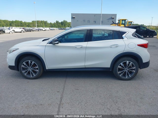 12623819 :رقم المزاد ، SJKCH5CR4JA046615 vin ، 2018 Infiniti Qx30 Luxe مزاد بيع
