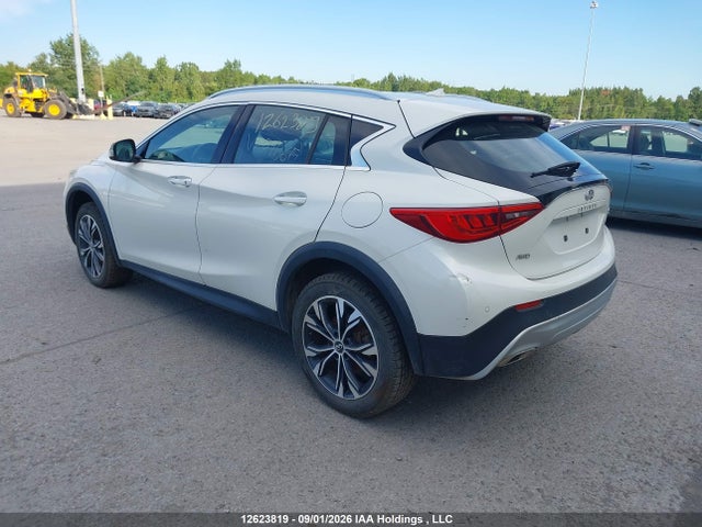 12623819 :رقم المزاد ، SJKCH5CR4JA046615 vin ، 2018 Infiniti Qx30 Luxe مزاد بيع