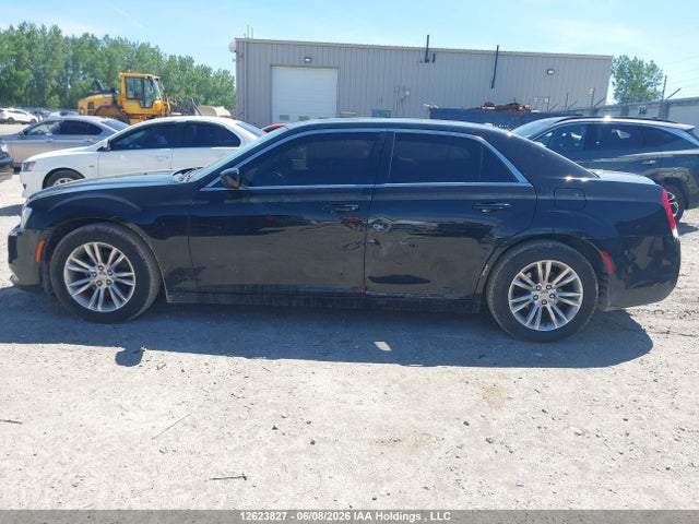 Chrysler 300C 2017 2C3CCAAG6HH651067 Image 14