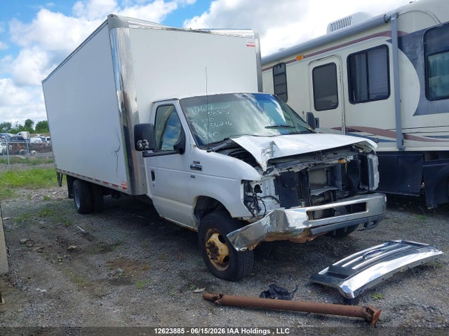 Ford Econoline E450 Super Duty Cutwy Van 2017 1FDWE4F69HDC56216 головне зображення