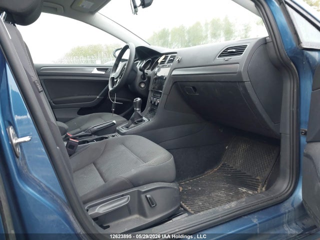 12623895 :رقم المزاد ، 3VWW57AU0MM002093 vin ، 2021 Volkswagen Golf Comfortline/highline مزاد بيع