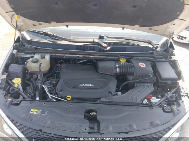 Продаж на аукціоні авто 2017 Chrysler Pacifica Limited, vin: 2C4RC1GGXHR745640, номер лоту: 12614663