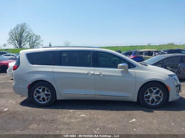 Продаж на аукціоні авто 2017 Chrysler Pacifica Limited, vin: 2C4RC1GGXHR745640, номер лоту: 12614663