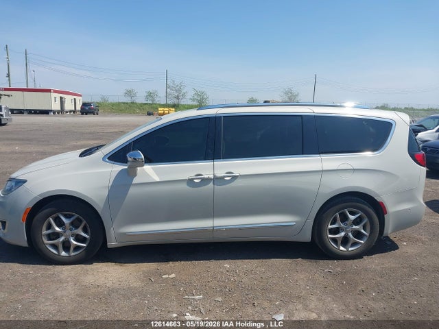 Продаж на аукціоні авто 2017 Chrysler Pacifica Limited, vin: 2C4RC1GGXHR745640, номер лоту: 12614663