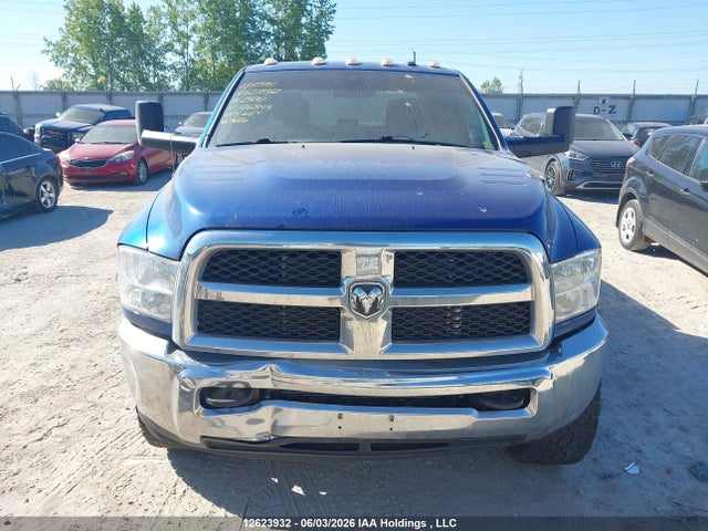 12623932 :رقم المزاد ، 3C6UR5CL0JG126843 vin ، 2018 Ram 2500 St مزاد بيع