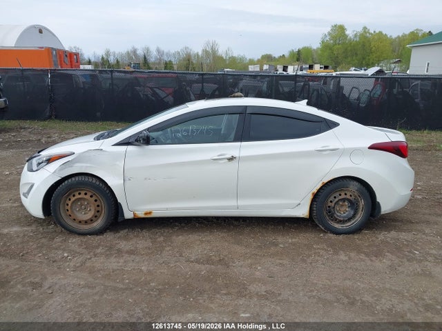 5NPDH4AE2EH529617 Hyundai Elantra Gls