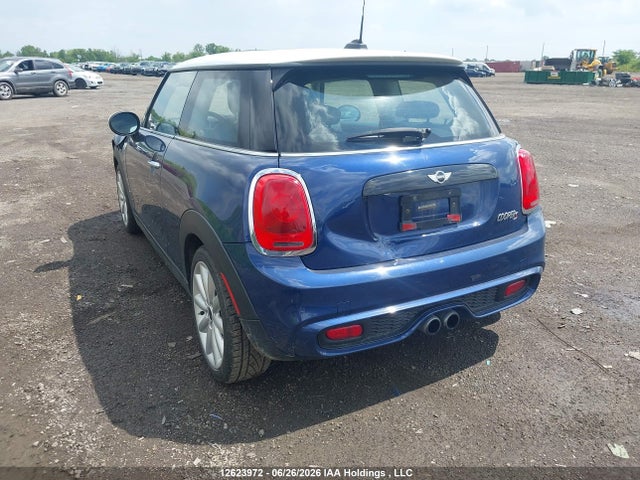 Mini 3 Door Cooper S 2015 WMWXP7C56F2A39084 Image 3