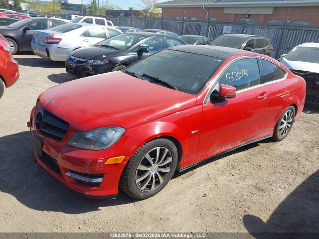 2012 Mercedes-benz C 250 მანქანა იყიდება აუქციონზე, vin: WDDGJ4HBXCF923280, აუქციონის ნომერი: 12623976