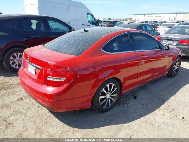 2012 Mercedes-benz C 250 მანქანა იყიდება აუქციონზე, vin: WDDGJ4HBXCF923280, აუქციონის ნომერი: 12623976