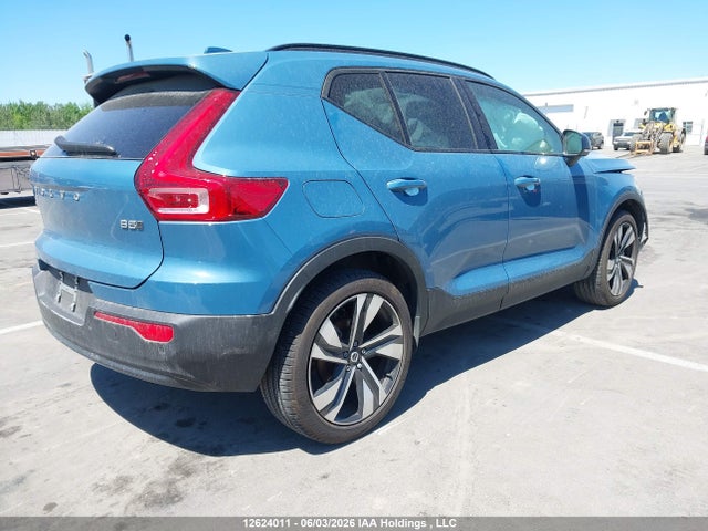 Volvo Xc40 B5 Plus Dark Theme 2024 YV4L12UL0R2213667 Image 4