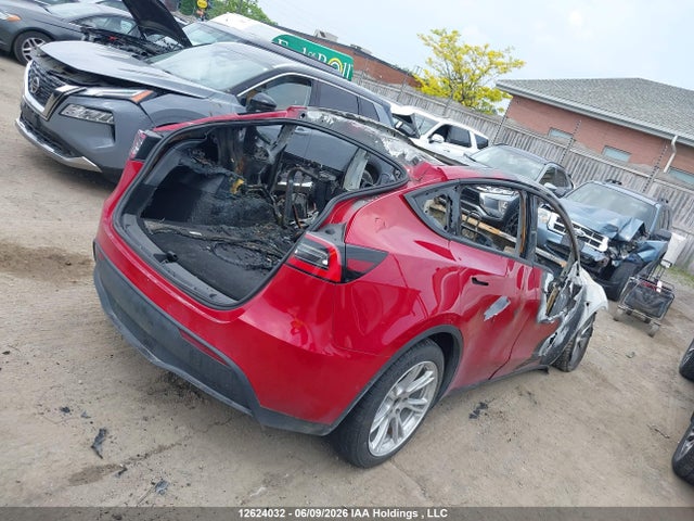 Tesla Model Y Long Range 2021 5YJYGDEE6MF185558 Image 12