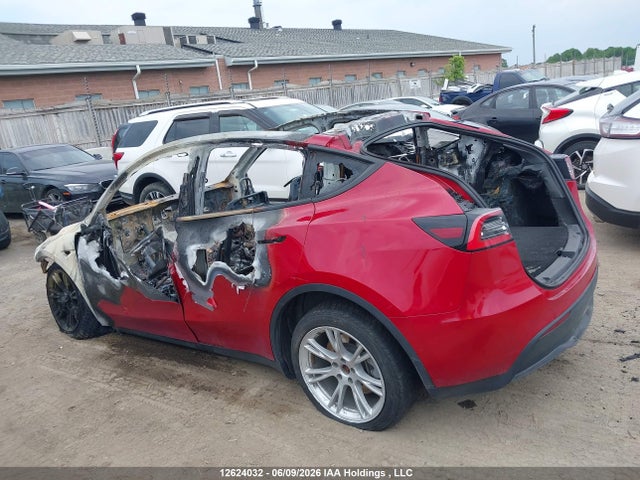 Tesla Model Y Long Range 2021 5YJYGDEE6MF185558 Image 13
