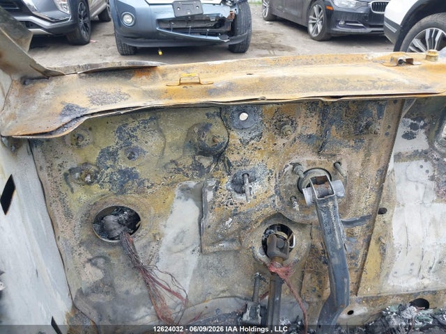 Tesla Model Y Long Range 2021 5YJYGDEE6MF185558 Image 14