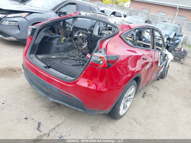 Tesla Model Y Long Range 2021 5YJYGDEE6MF185558 Image 4