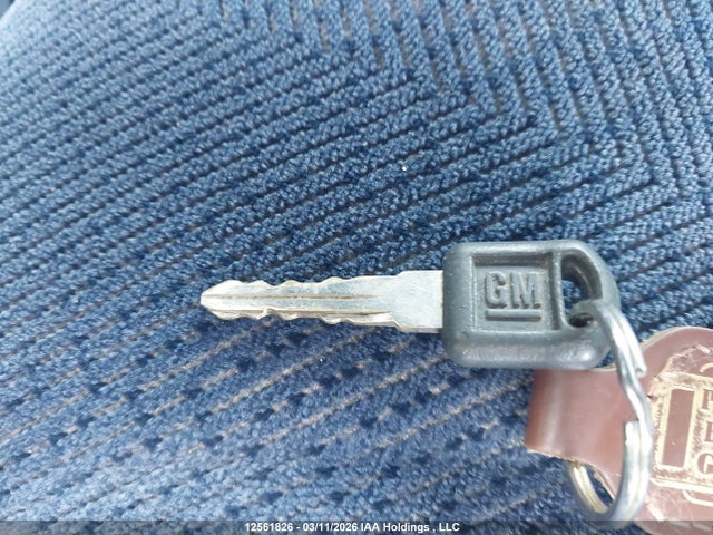12561826 :رقم المزاد ، 1GKEK13RXWR503981 vin ، 1998 Gmc Yukon Sle مزاد بيع