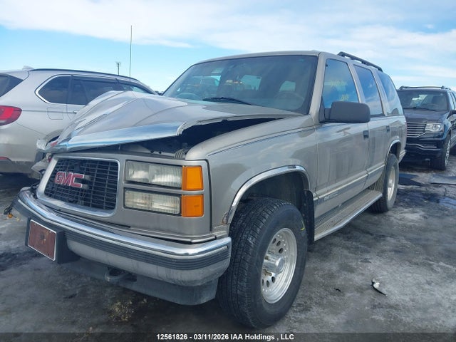 12561826 :رقم المزاد ، 1GKEK13RXWR503981 vin ، 1998 Gmc Yukon Sle مزاد بيع