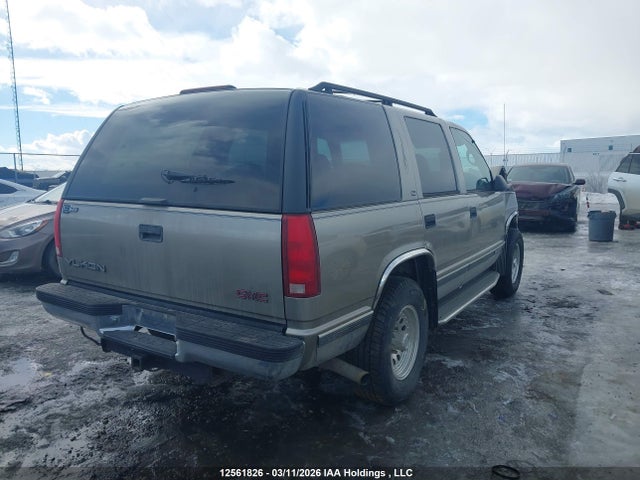 12561826 :رقم المزاد ، 1GKEK13RXWR503981 vin ، 1998 Gmc Yukon Sle مزاد بيع