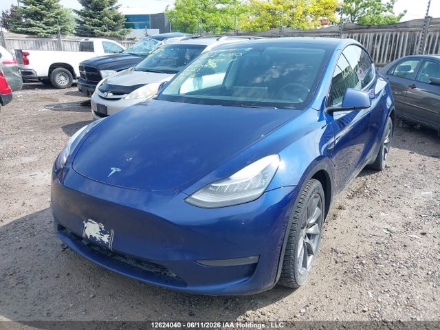 Tesla Model Y Long Range 2022 7SAYGAEEXNF575839 Image 2