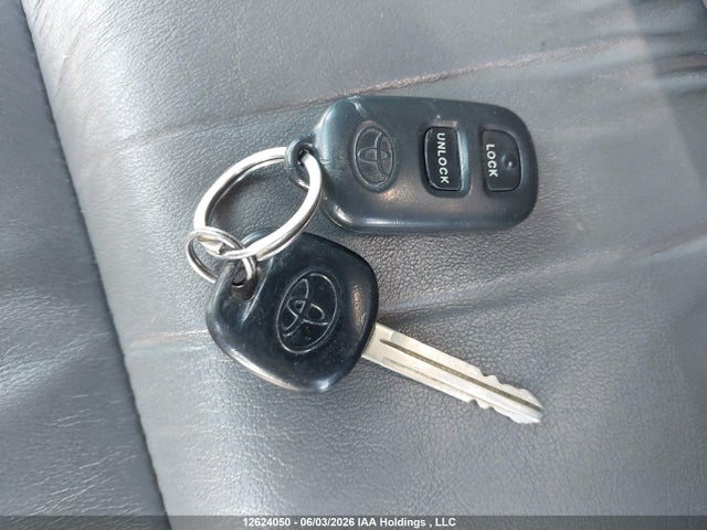 12624050 :رقم المزاد ، JT2BF22K610317616 vin ، 2001 Toyota Camry Ce V6/xle V6 مزاد بيع