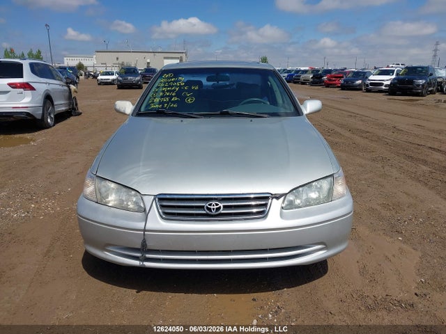 12624050 :رقم المزاد ، JT2BF22K610317616 vin ، 2001 Toyota Camry Ce V6/xle V6 مزاد بيع