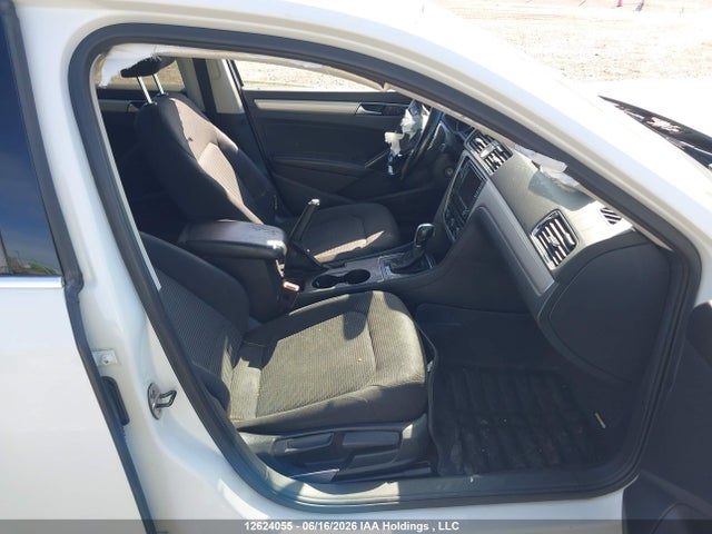 1VWAT7A3XHC082064 Volkswagen Passat 1.8 Tsi Trendline+