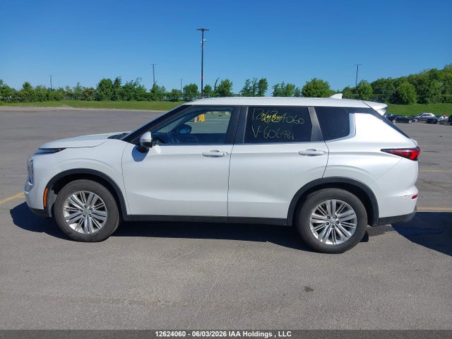 Продаж на аукціоні авто 2022 Mitsubishi Outlander Es, vin: JA4J4TA88NZ606481, номер лоту: 12624060