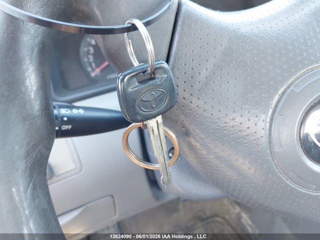 12624090 :رقم المزاد ، 2T1BR32E04C834337 vin ، 2004 Toyota Corolla مزاد بيع