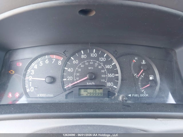 12624090 :رقم المزاد ، 2T1BR32E04C834337 vin ، 2004 Toyota Corolla مزاد بيع