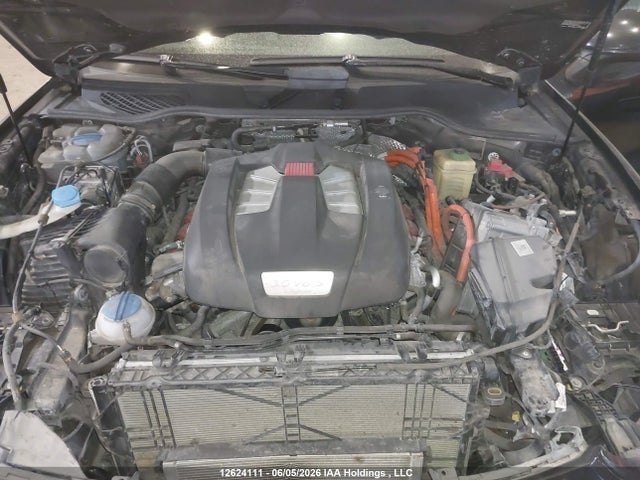 12624111 :رقم المزاد ، WP1AE2A26HLA74789 vin ، 2017 Porsche Cayenne مزاد بيع